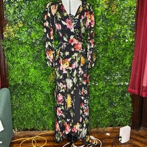 Hope and Ivy Metallic Floral Black Maxi Dress